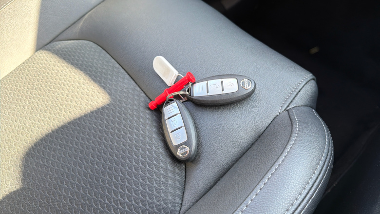 Nissan Qashqai 1.3 DiG-T Tekna 5dr Petrol Hatchback